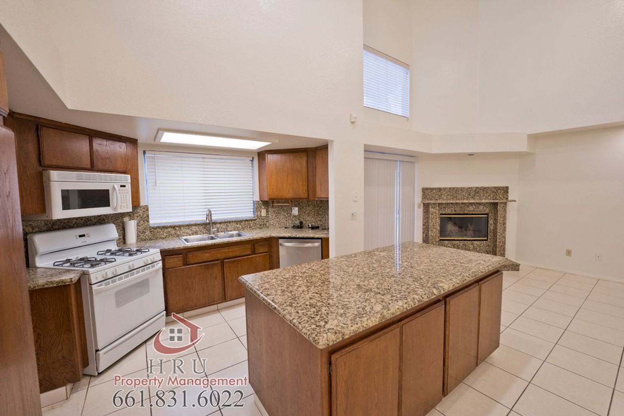 10605 Galway Bay Dr - Photo 6 of 26