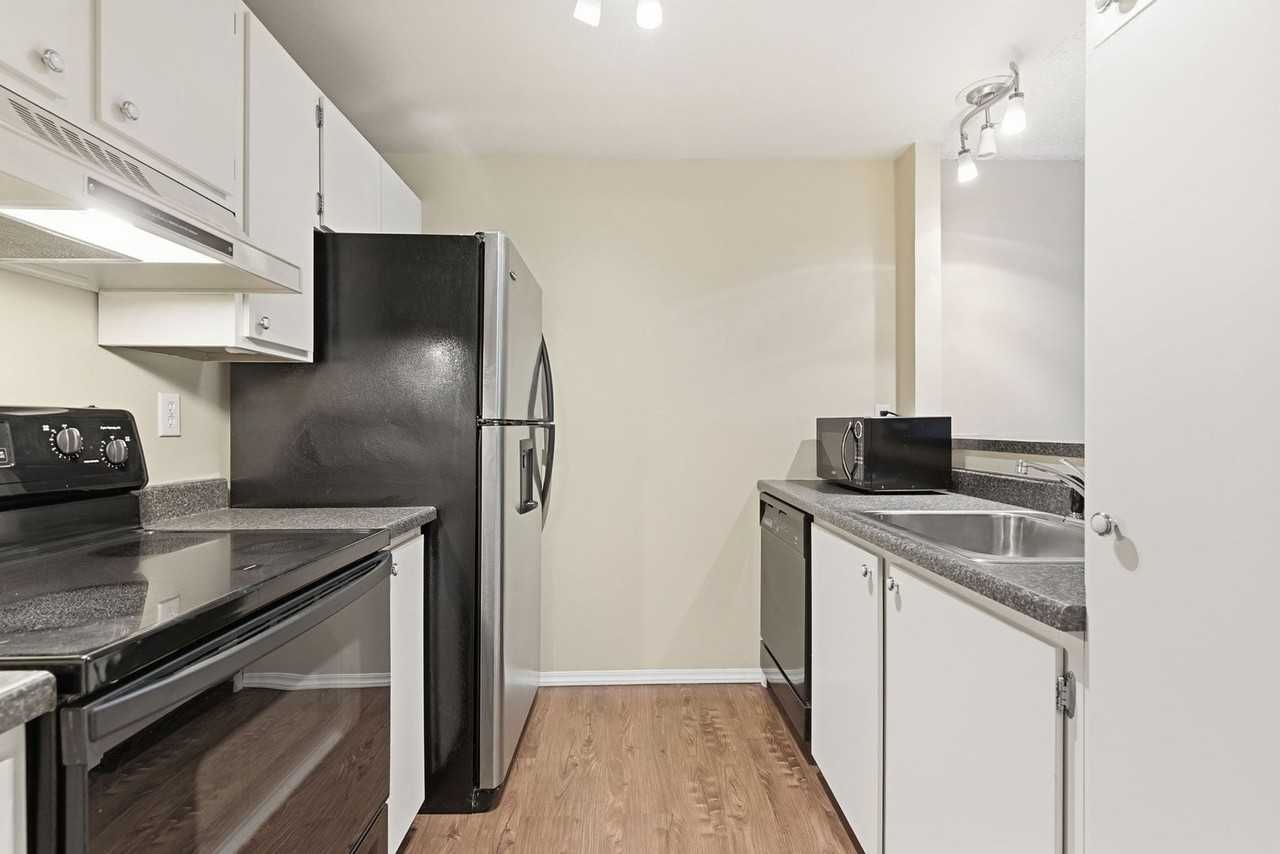 6121 E 6th Ave - Photo 4 of 30