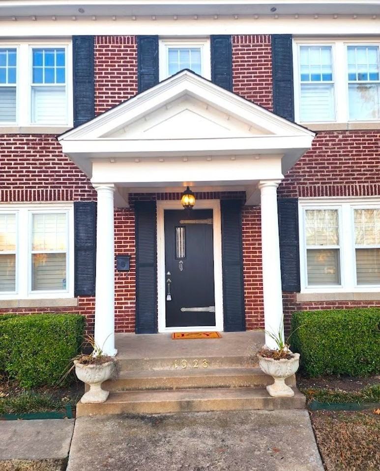 1928 Nw 18th St - Photo 2 of 50