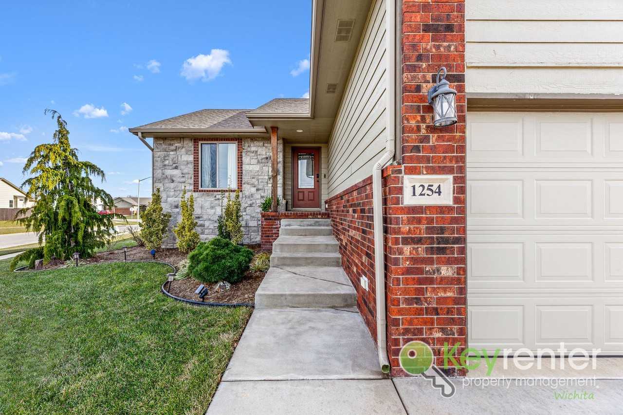 1254 N Spring Ridge Dr - Photo 4 of 35