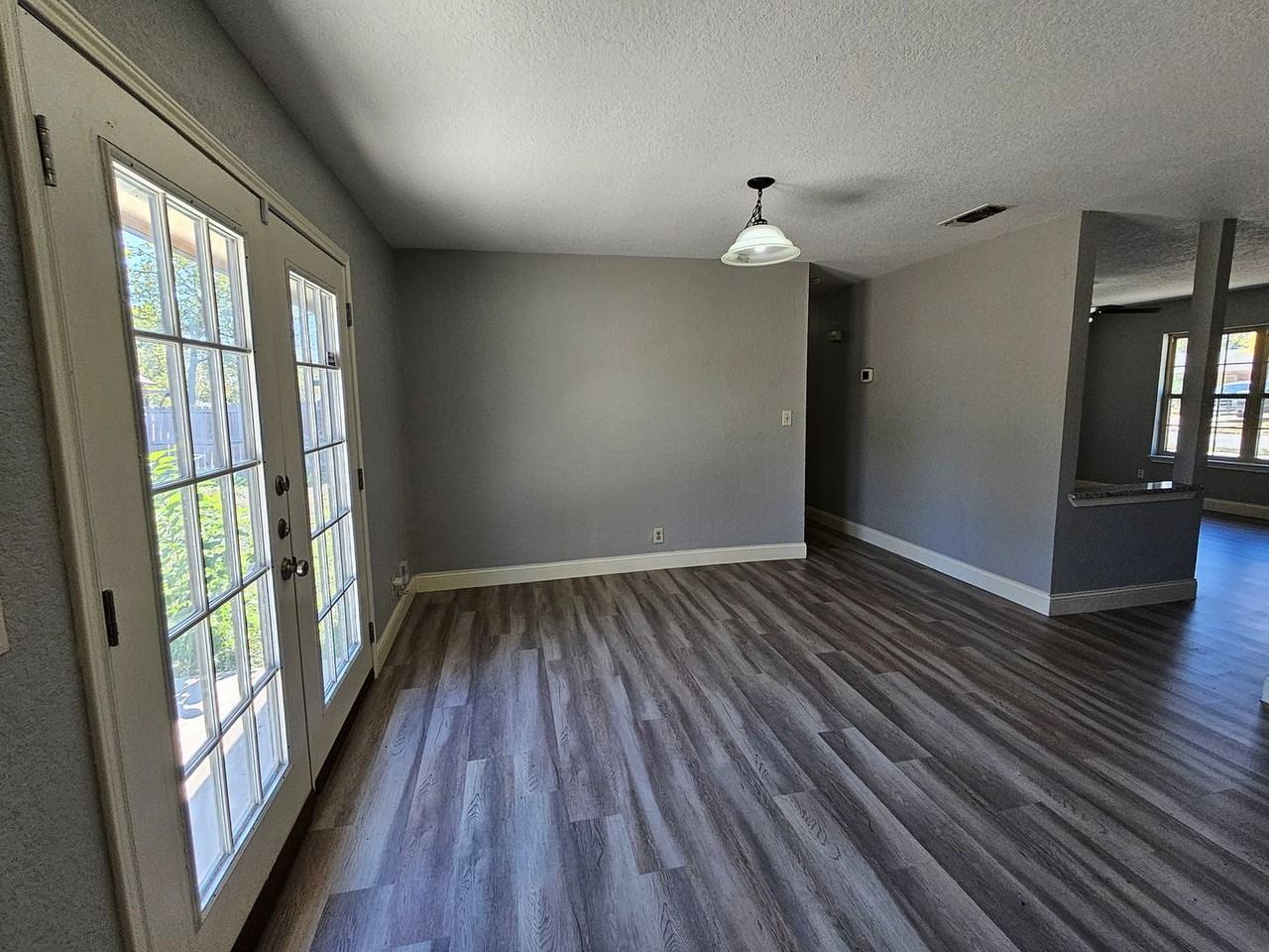 4718 Castle Walk - Photo 7 of 13