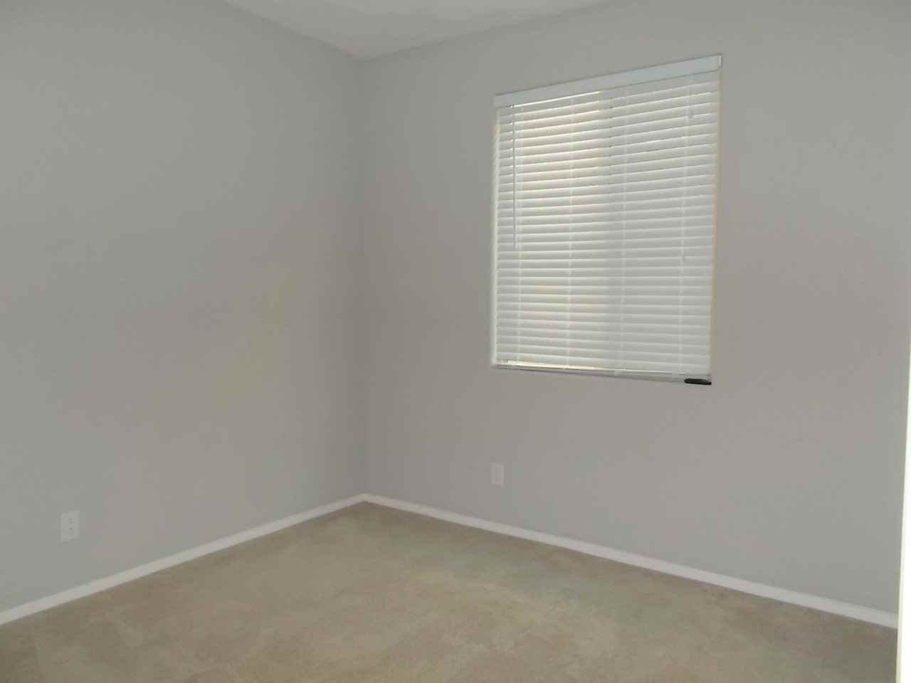 7458 Amesbury St - Photo 6 of 35