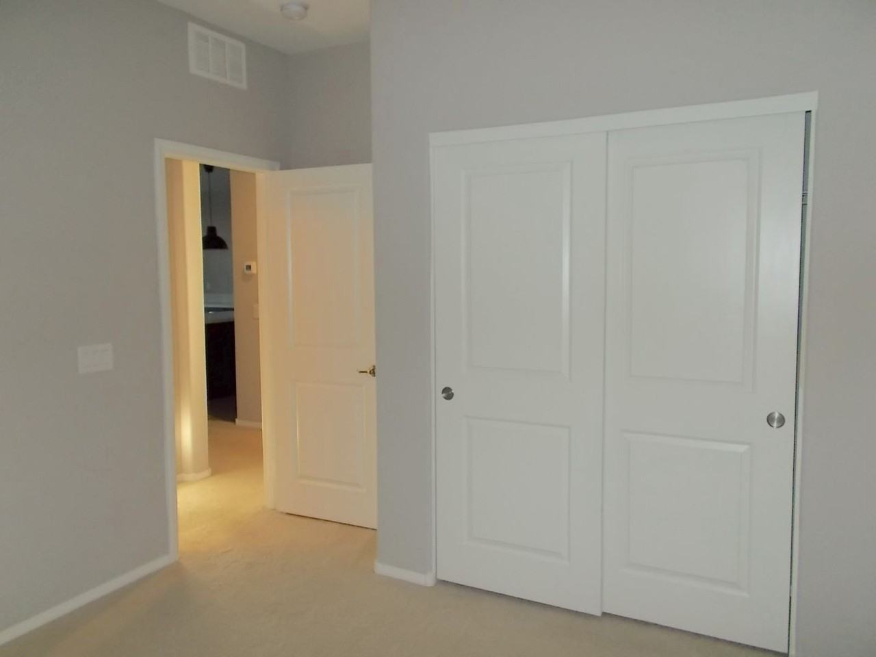 7458 Amesbury St - Photo 7 of 35