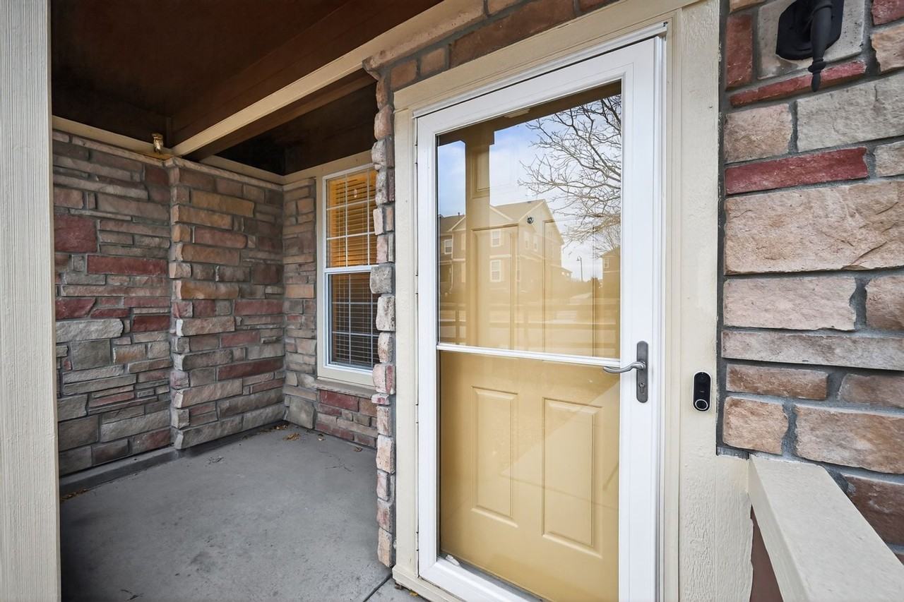 12743 Leyden St - Photo 2 of 31