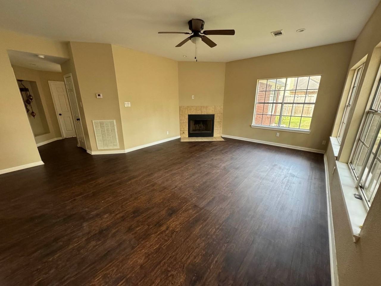 7723 Thorncreek Way - Photo 4 of 35