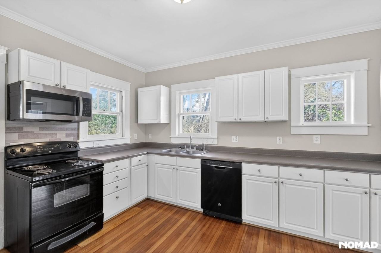 808 Spring Garden St - Photo 7 of 39