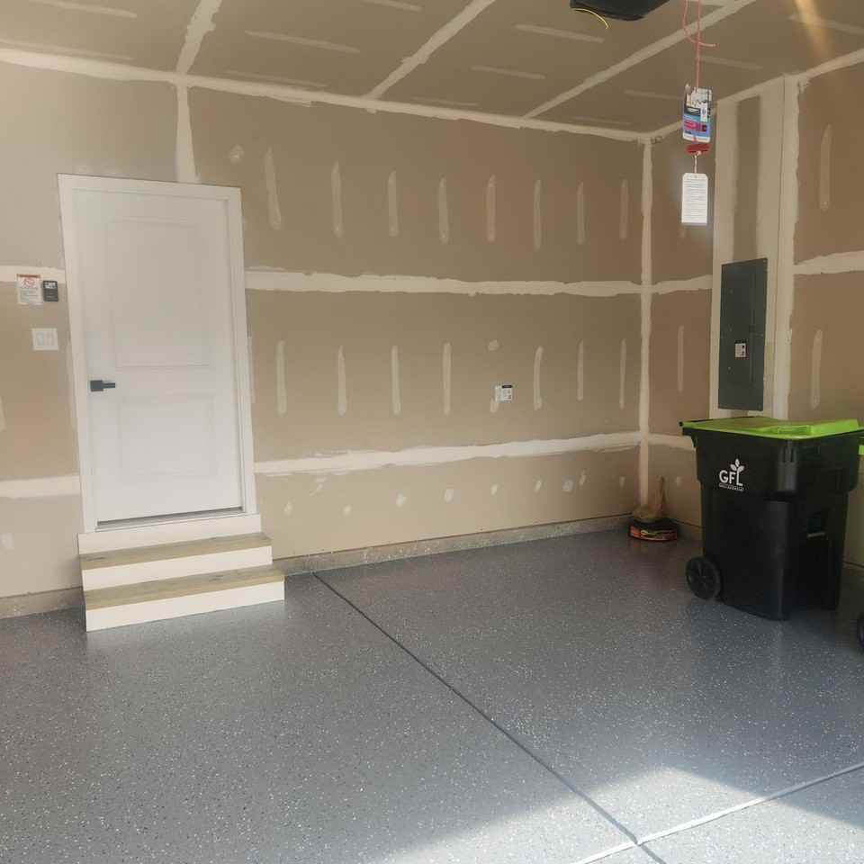 211 Woodcreek Rd - Photo 2 of 25