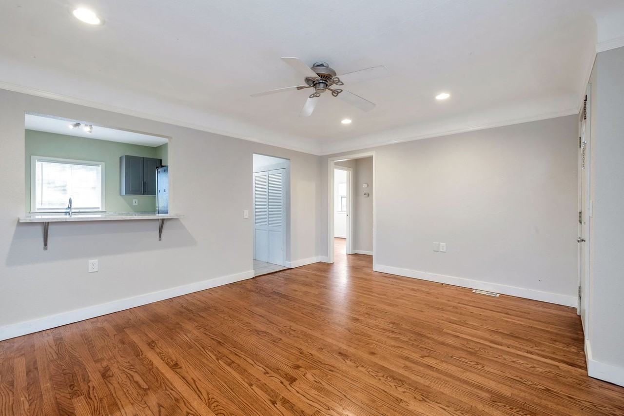 653 Nw 86th St - Photo 3 of 15