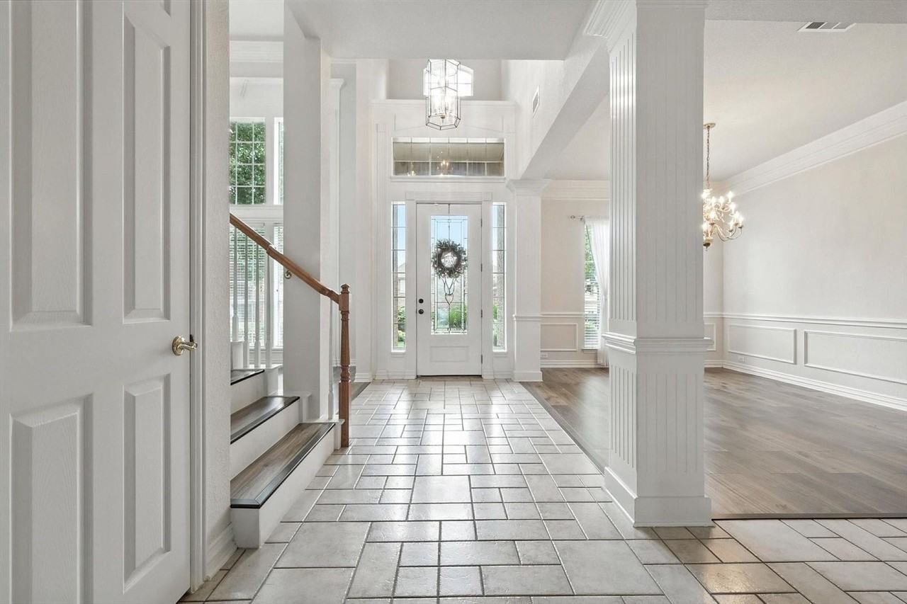 4608 Winter Park Dr - Photo 2 of 37