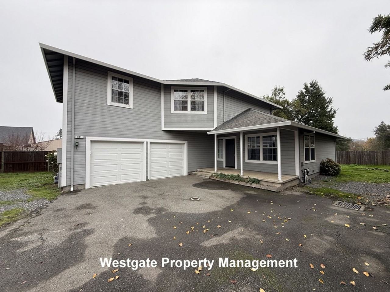 821 B St - Photo 2 of 21