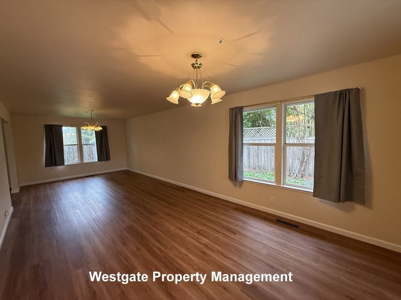 821 B St - Photo 4 of 21