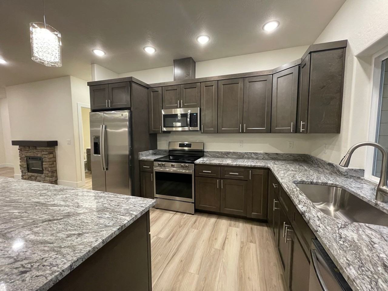 P0097 - 410 4th St, Phoenix Unit A & B - Photo 7 of 46