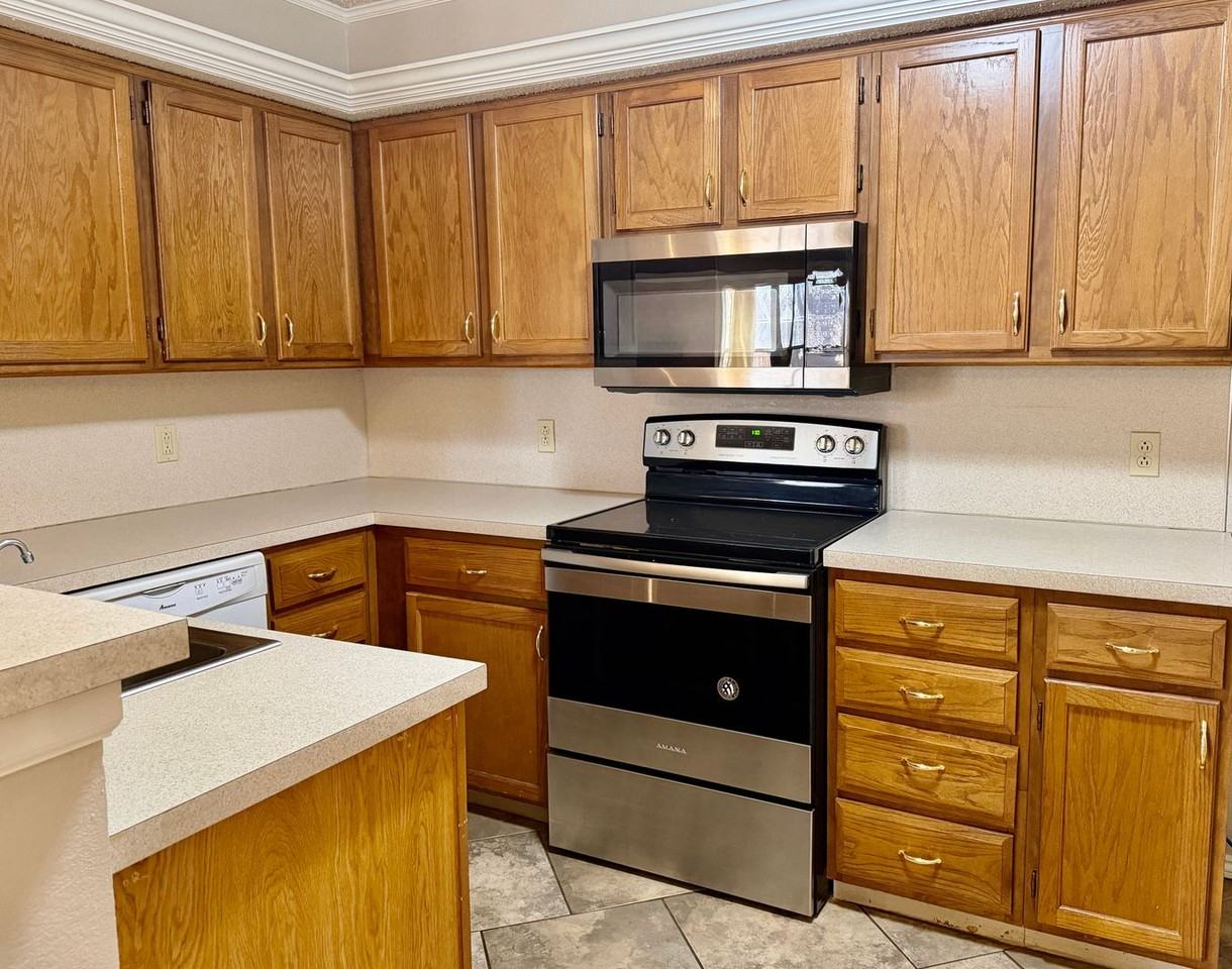 3315 78th St - Photo 7 of 29