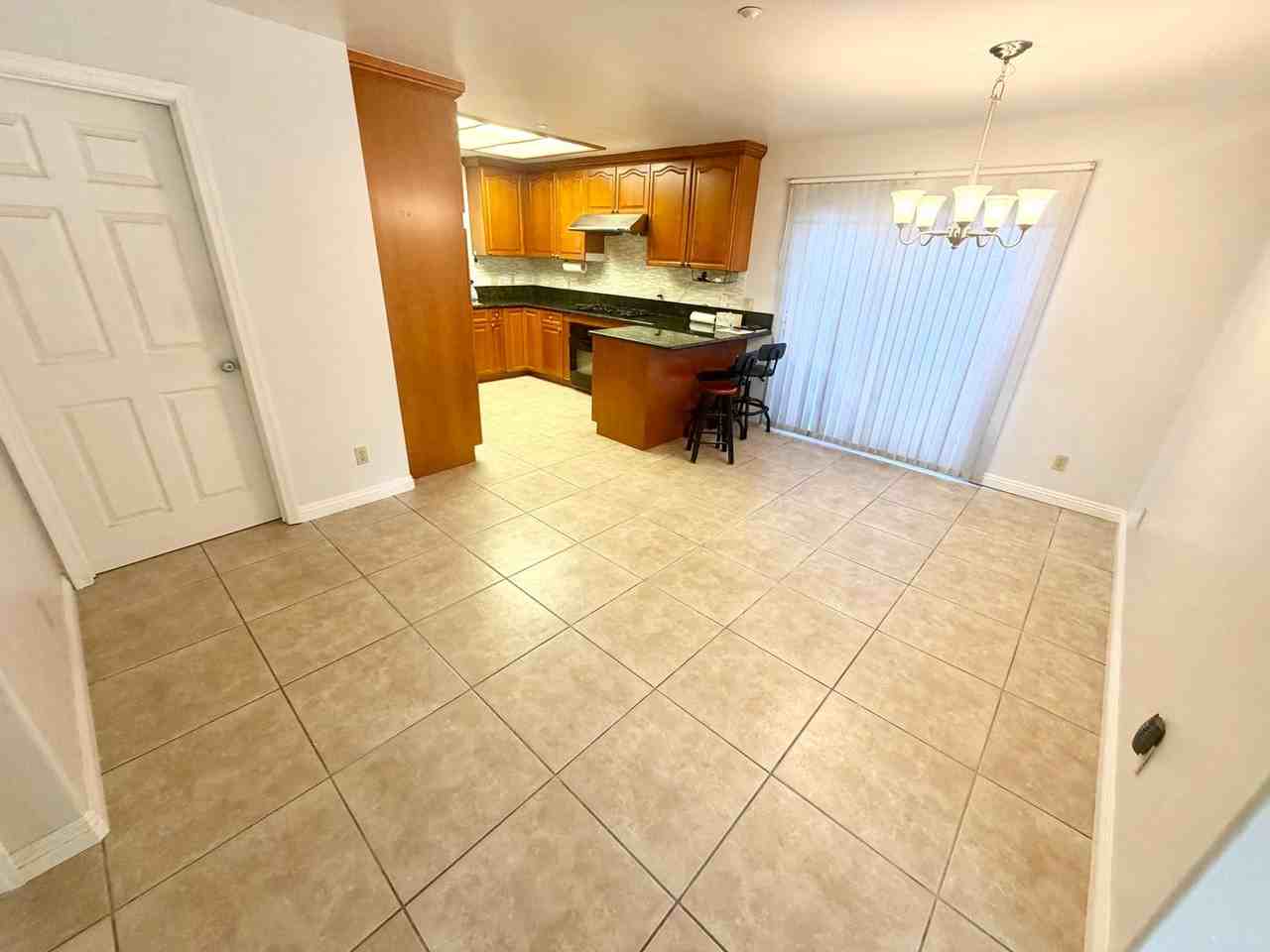 4511 Huddart Ave - Photo 7 of 30