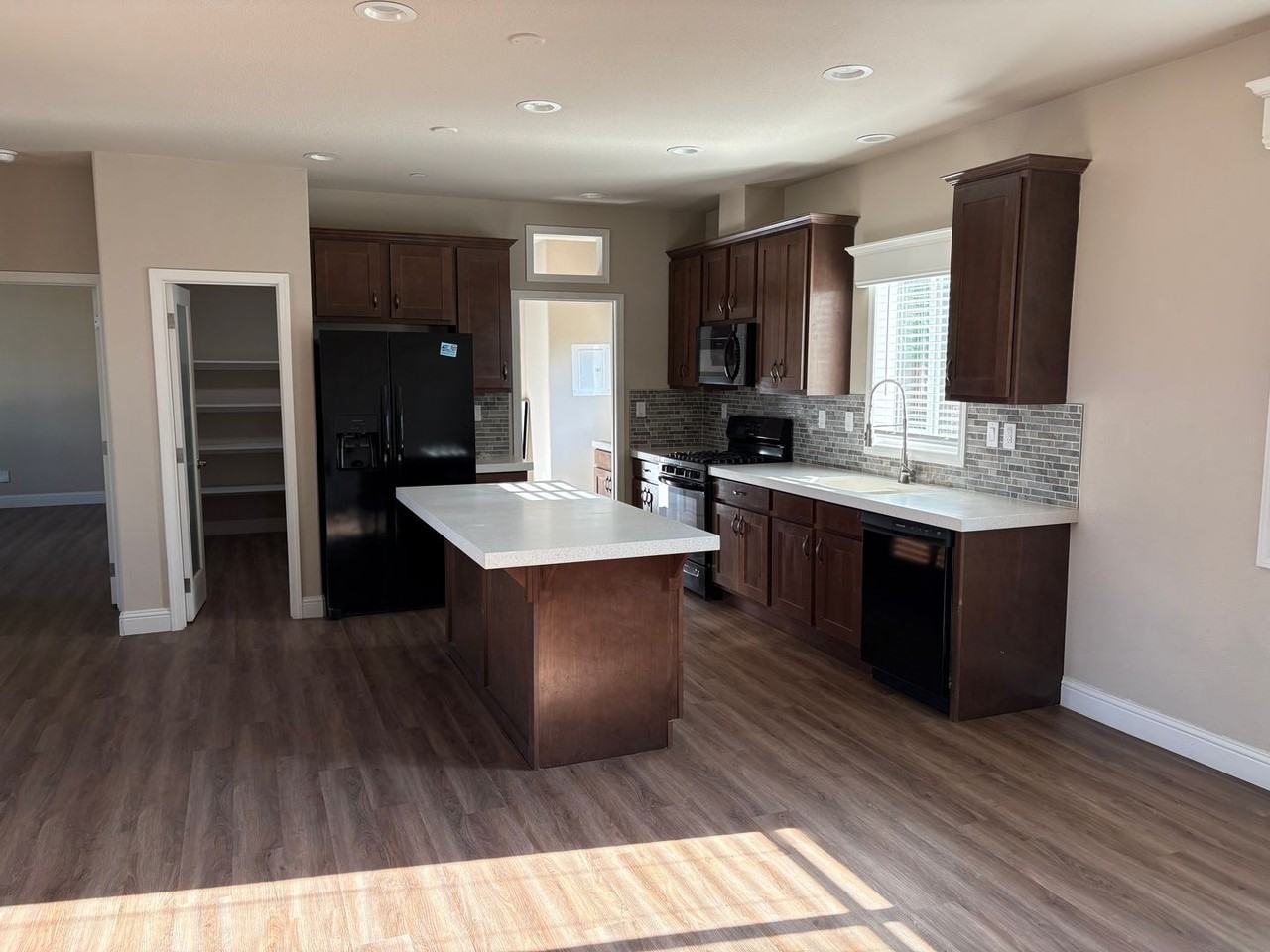 7045 Molokai Dr - Photo 6 of 16