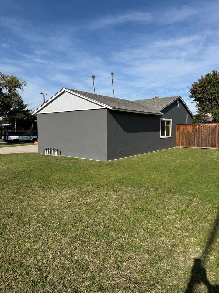 2431 E Commonwealth Ave - Photo 2 of 23