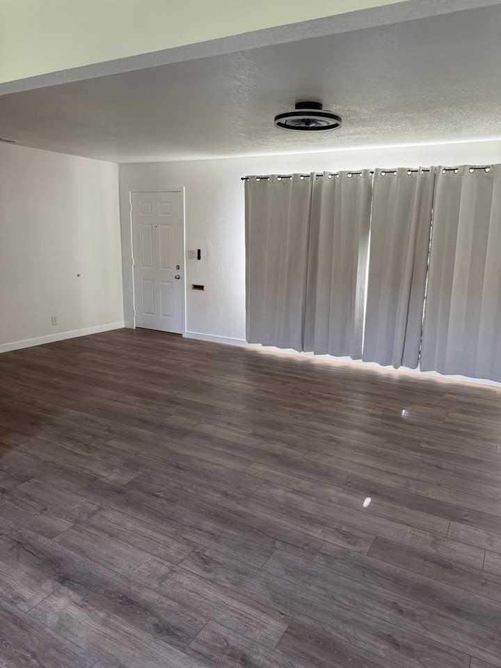 2431 E Commonwealth Ave - Photo 6 of 23