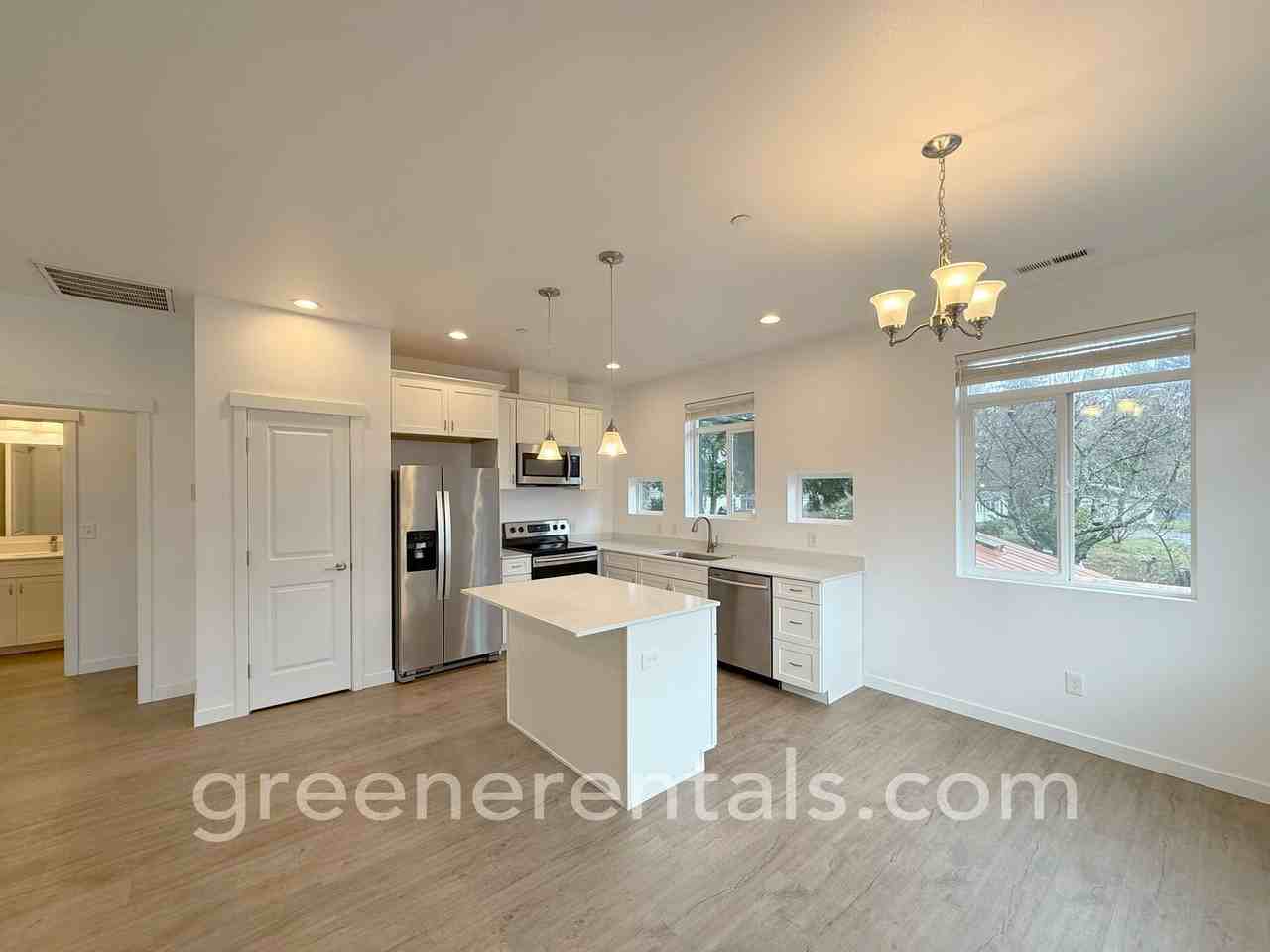 1944 Olympia Ave Ne - Photo 6 of 27