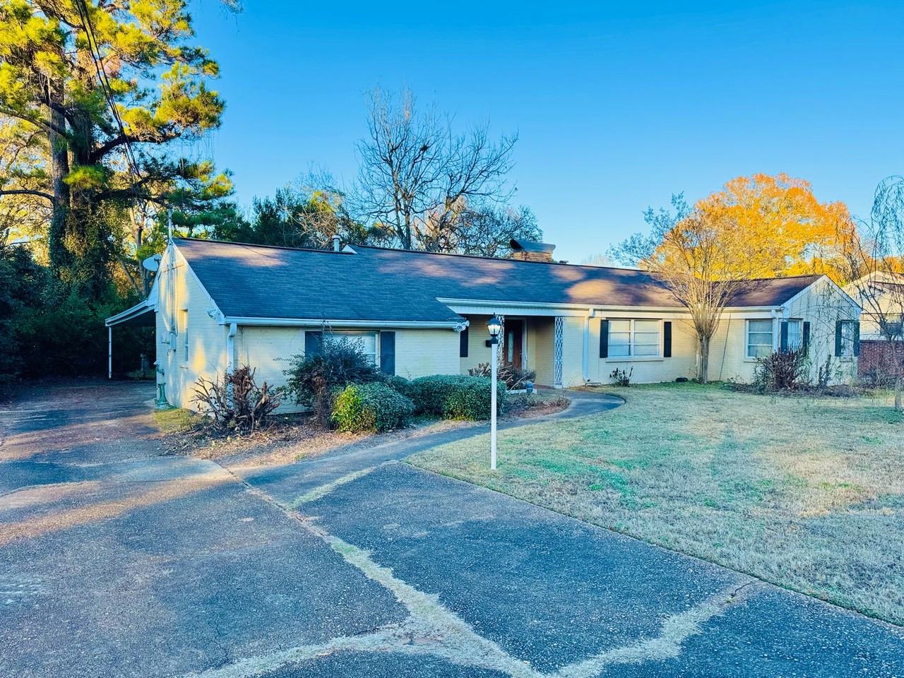 2767 Biltmore Ave - Photo 3 of 9