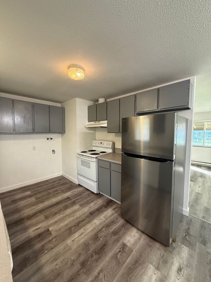 708 Water St - Photo 7 of 16