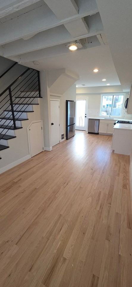 243 Warren St Ne - Photo 3 of 19