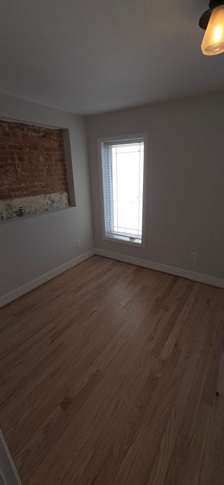 243 Warren St Ne - Photo 7 of 19