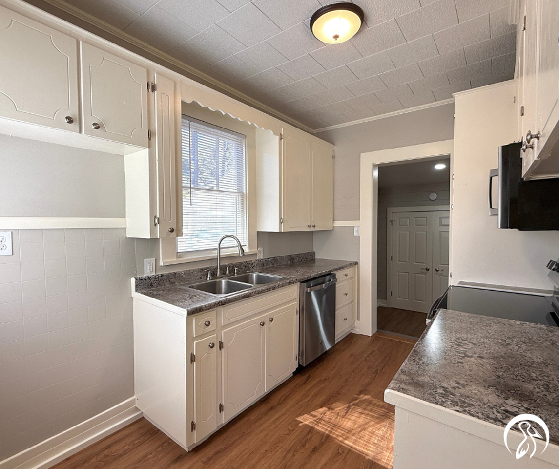 508 Mill St - Photo 4 of 14