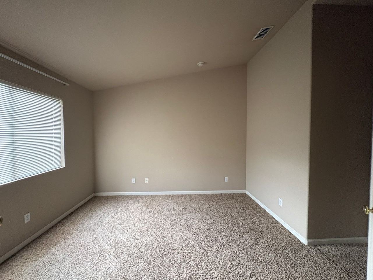 148 Mike Gartrell Cir - Photo 3 of 13