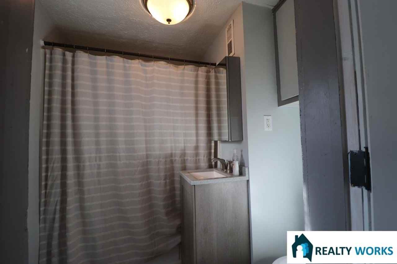 111 Hayes St - Photo 7 of 9