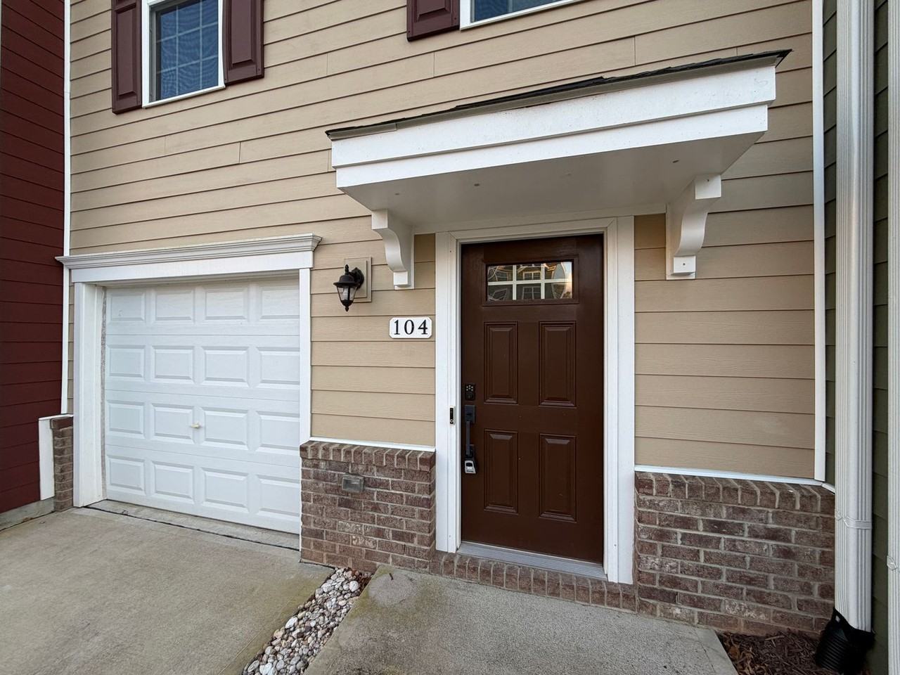 104 Journey Pl - Photo 2 of 21