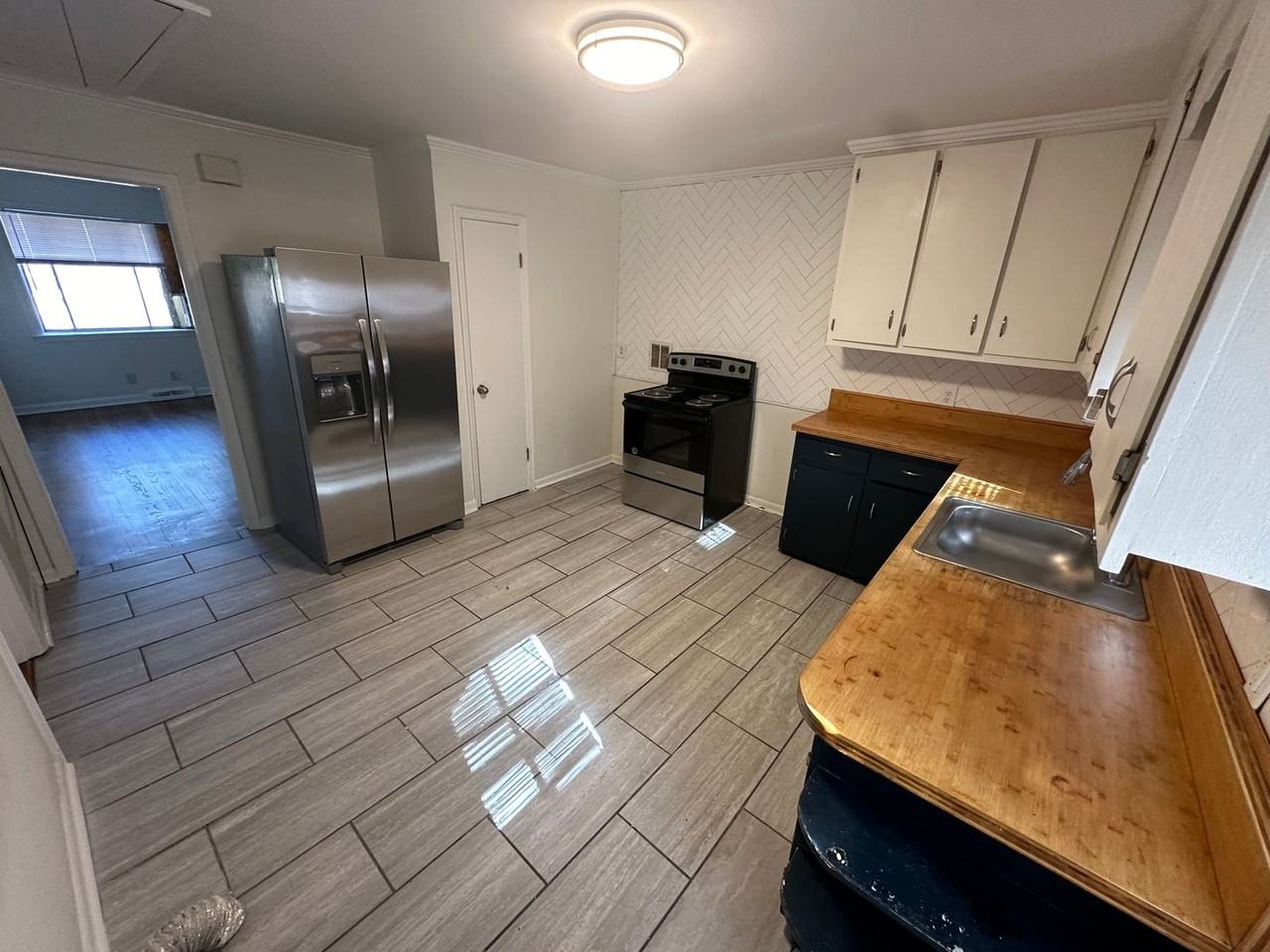 1745 Morehead Ave - Photo 4 of 9