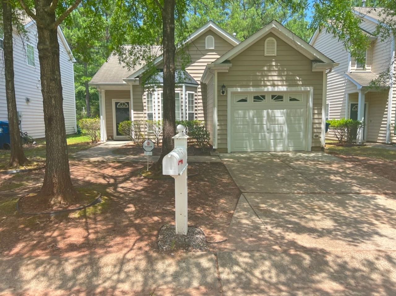 1017 Red Hat Ln - Photo 2 of 19