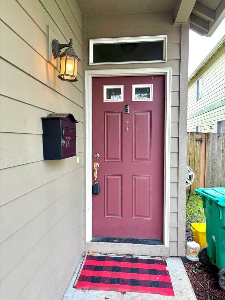 787 Ne 93rd Ave - Photo 2 of 23