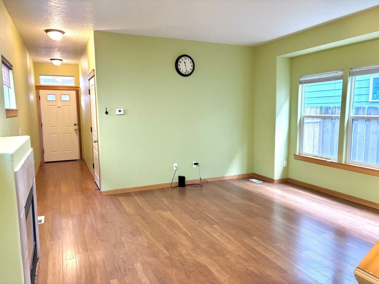 787 Ne 93rd Ave - Photo 4 of 23