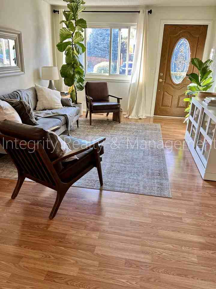 9722 W Polk Dr - Photo 2 of 35