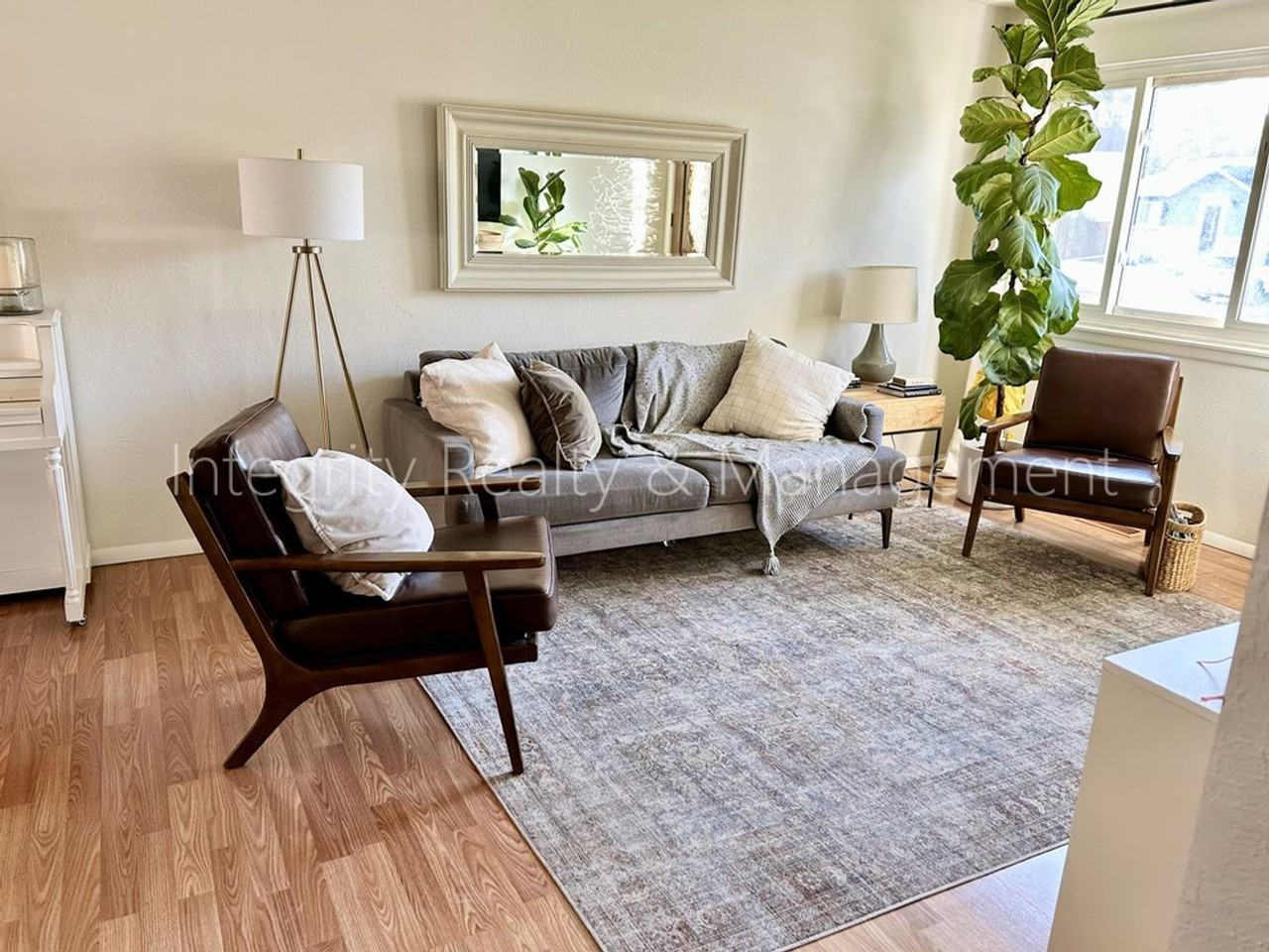 9722 W Polk Dr - Photo 3 of 35