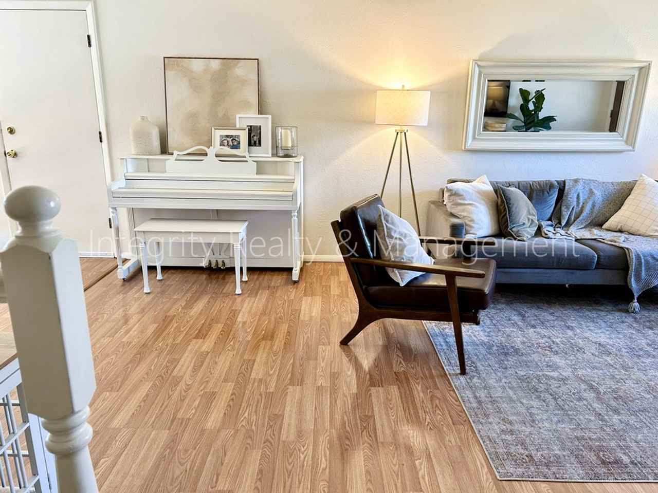 9722 W Polk Dr - Photo 5 of 35