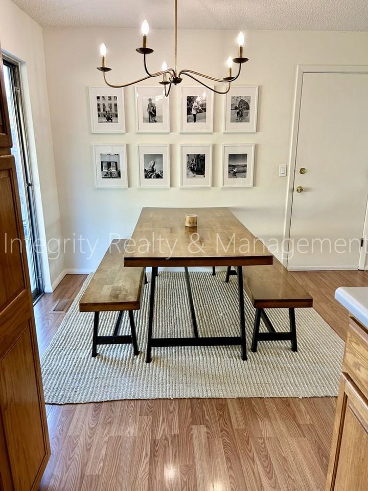 9722 W Polk Dr - Photo 7 of 35