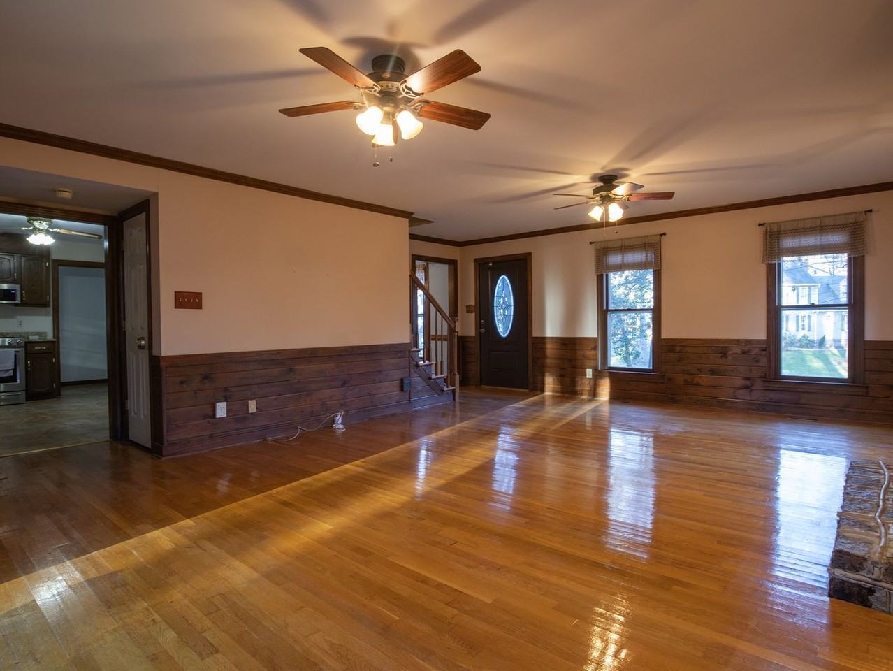 4266 Round Hill Dr - Photo 6 of 30