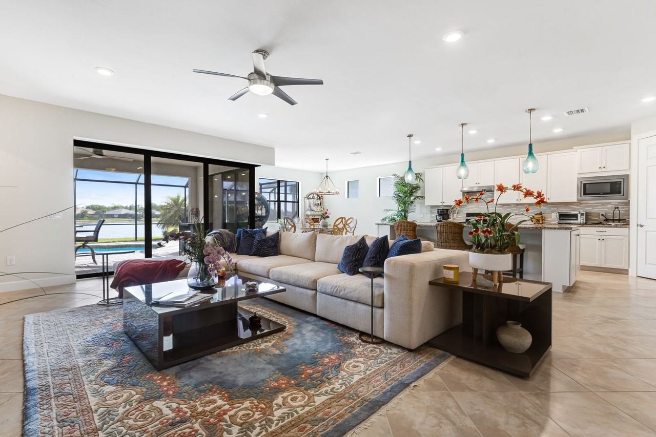 7611 Winding Cypress Dr - Photo 3 of 50