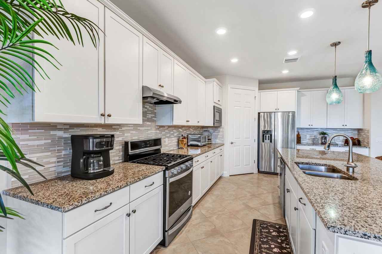 7611 Winding Cypress Dr - Photo 7 of 50