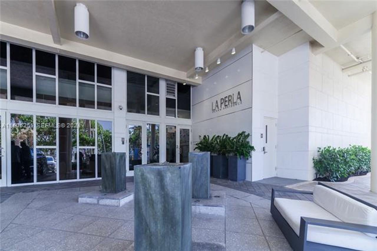 16699 16699 Collins Ave appt 3707 - Photo 2 of 27