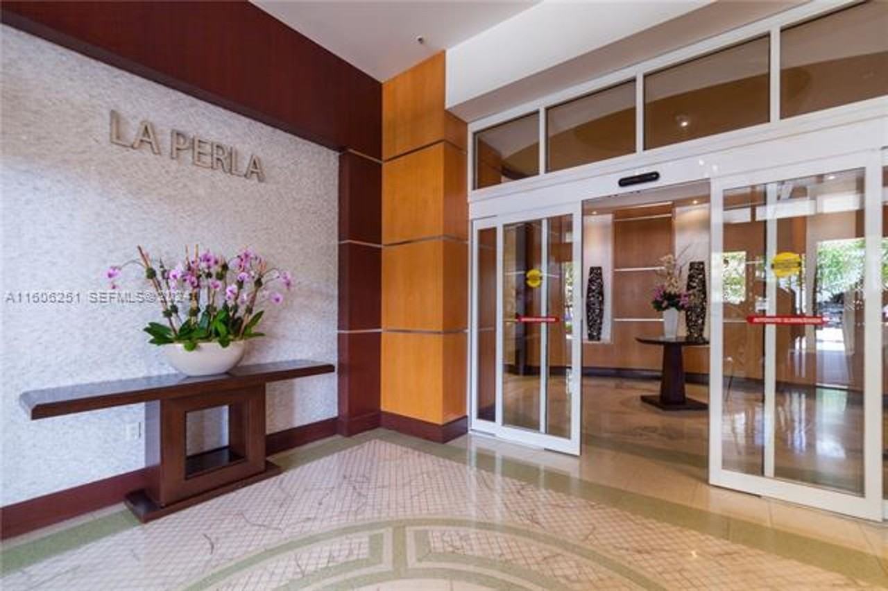 16699 16699 Collins Ave appt 3707 - Photo 3 of 27