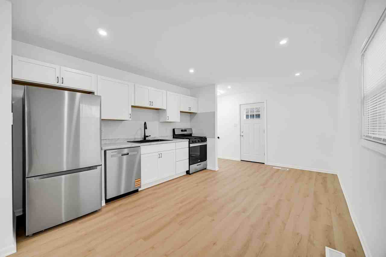 7218 Tennessee Ave - Photo 4 of 19