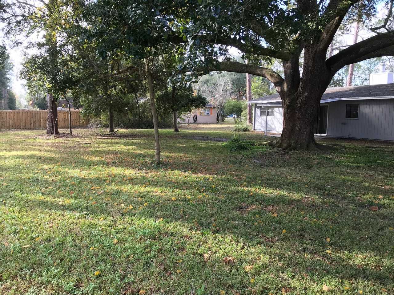 6033 Nw 33rd St - Photo 6 of 14