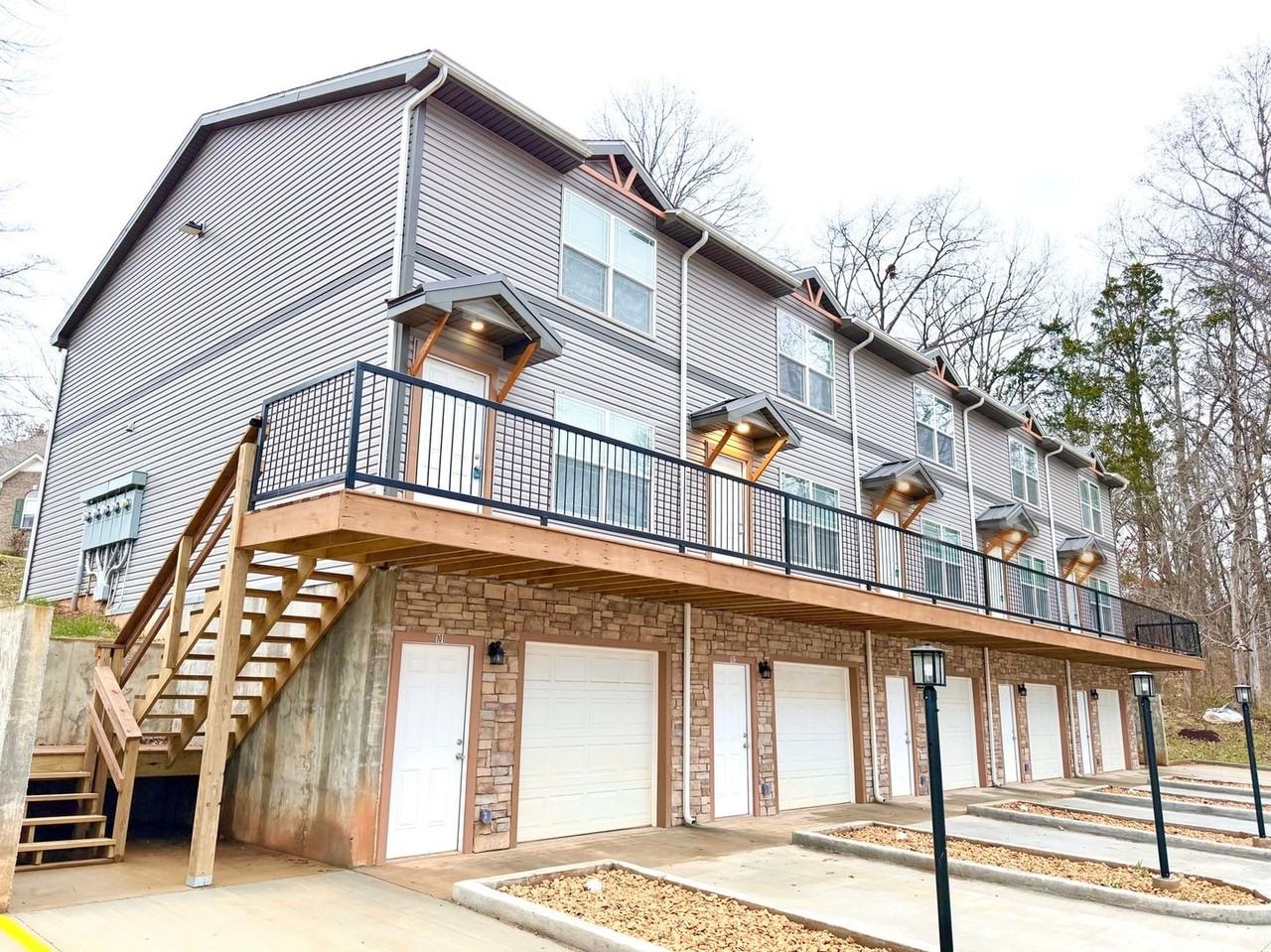 511 Glenstone Springs Dr - Photo 2 of 43