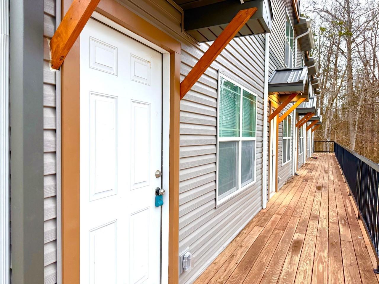 511 Glenstone Springs Dr - Photo 3 of 43