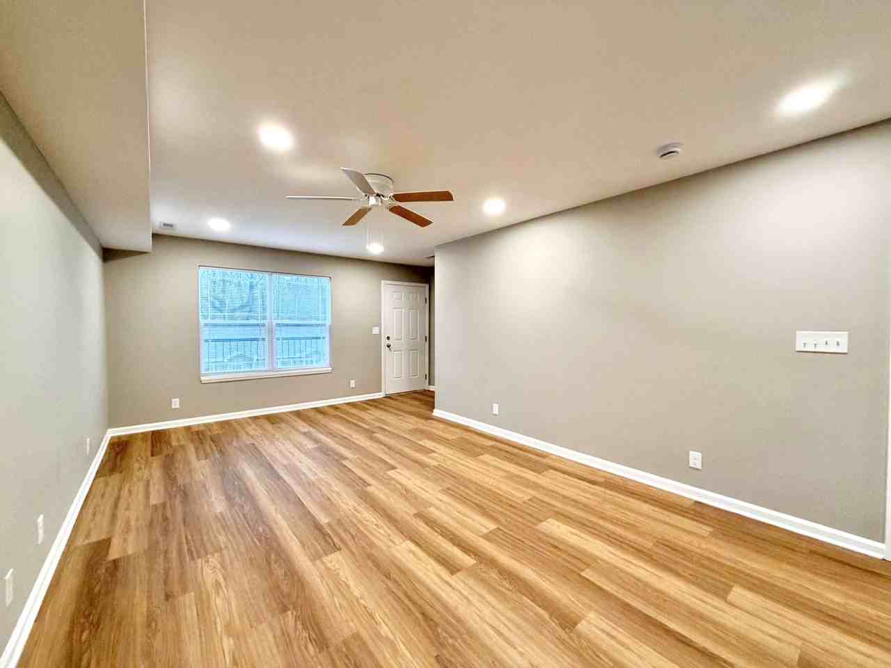 511 Glenstone Springs Dr - Photo 7 of 43