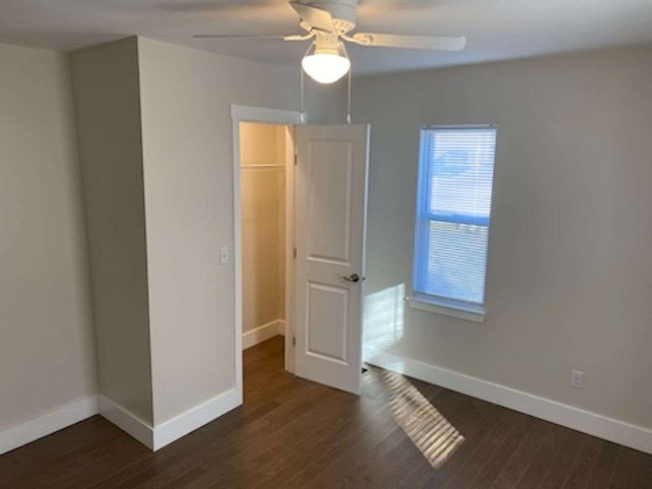 1544 Willow St Sw - Photo 7 of 12