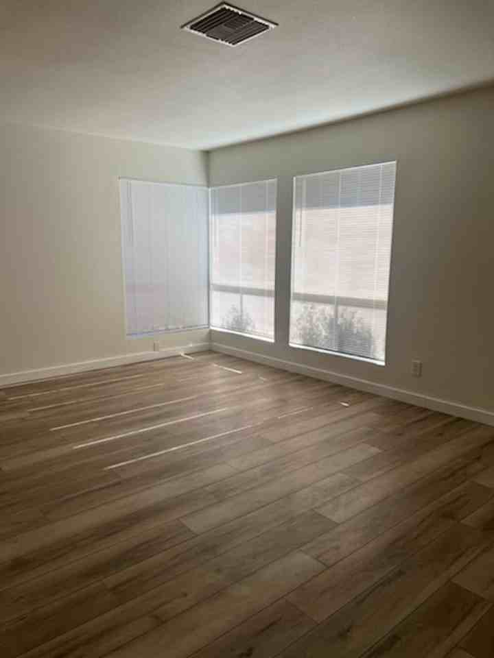 722 Evergreen St - Photo 2 of 16